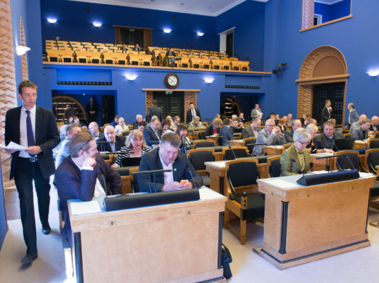 Riigikogu täiskogu istung, 3. mai 2016
